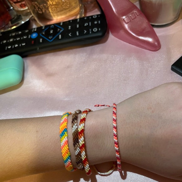 Customizable adjustable string bracelets - Picture 4 of 4